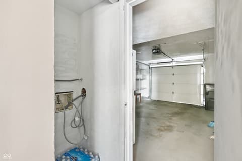 Garage at 7135 Bay Point Court, Indianapolis, IN