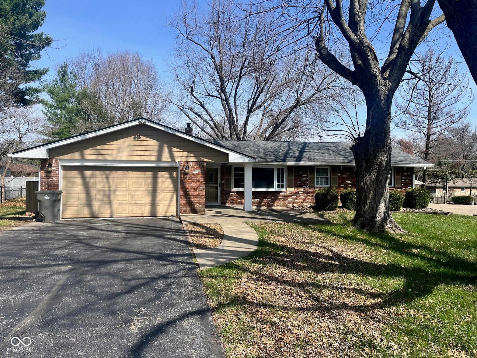 Photo of 220 Webb Drive, Indianapolis, IN