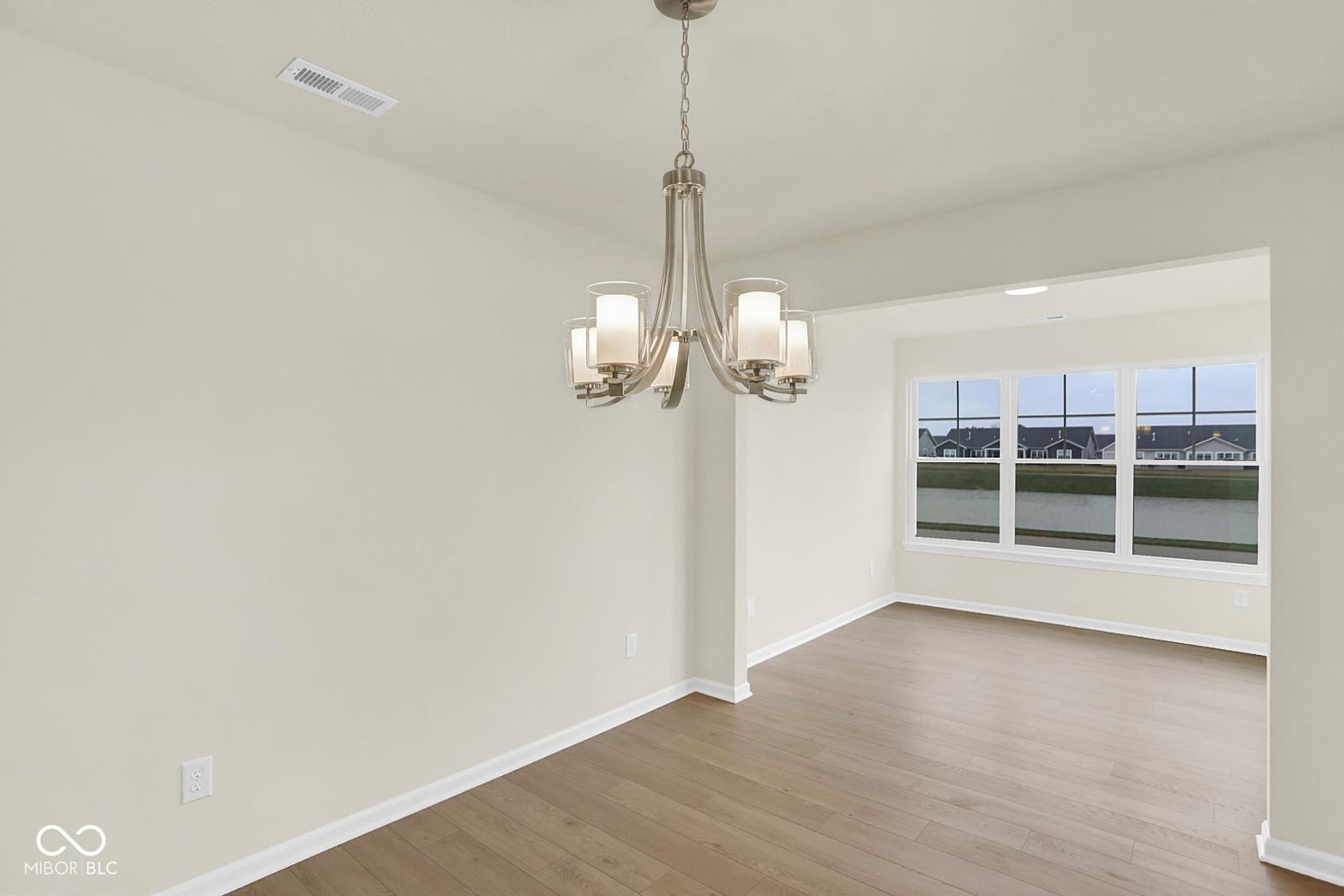 Dining room at 19537 Atwater Avenue, Sheridan, IN