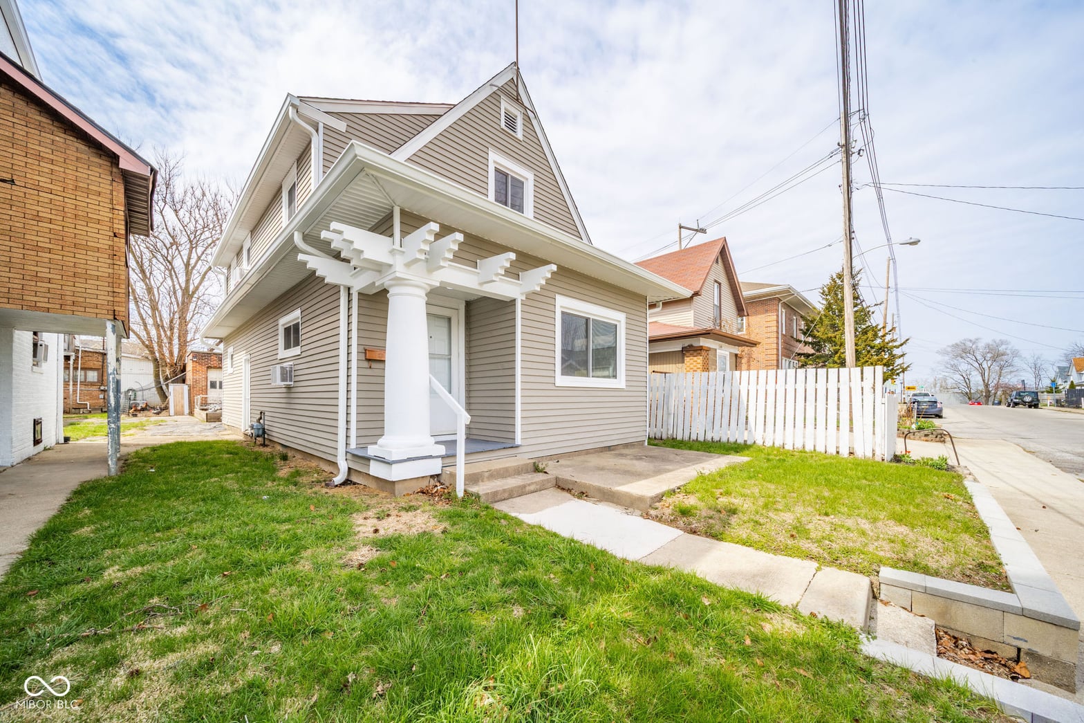 Front exterior at 1125 Pearl Street, Anderson, IN