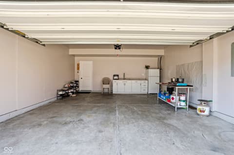 Garage at 516 Dietz Drive, Greenwood, IN