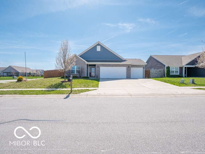 Photo of 1303 Crabapple Road, Franklin, IN