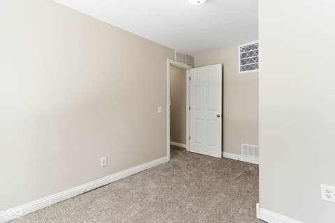 Photo of 220 Mann Avenue, Austin, IN