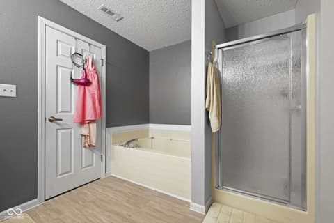 Photo of 919 Charnwood Parkway, Beech Grove, IN