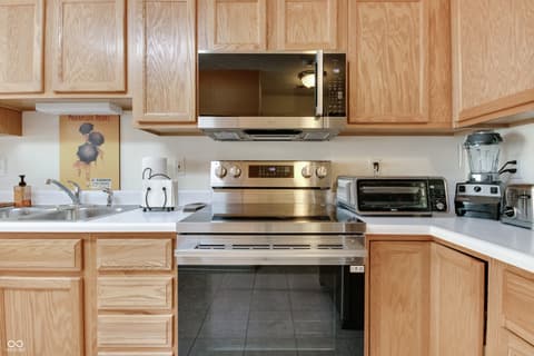 Photo of 8532 Enclave Boulevard, Fishers, IN