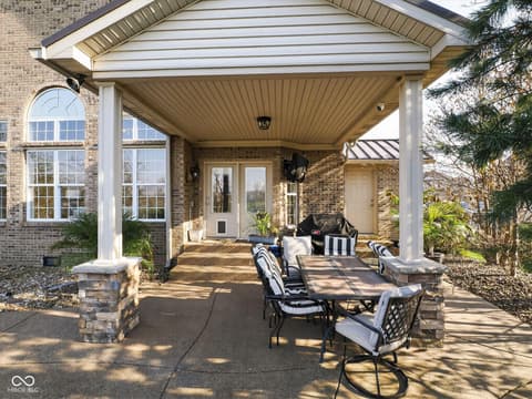 Outdoor living area at 5688 Victoria Bluffs Drive, Newburgh, IN