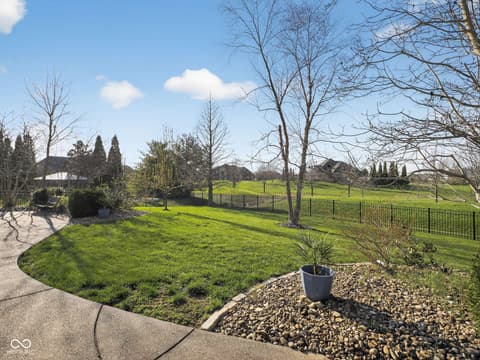 Yard at 5688 Victoria Bluffs Drive, Newburgh, IN
