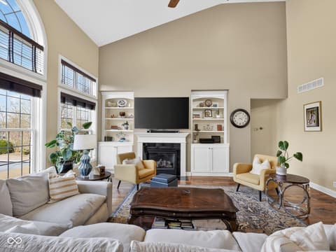 Living room at 5688 Victoria Bluffs Drive, Newburgh, IN