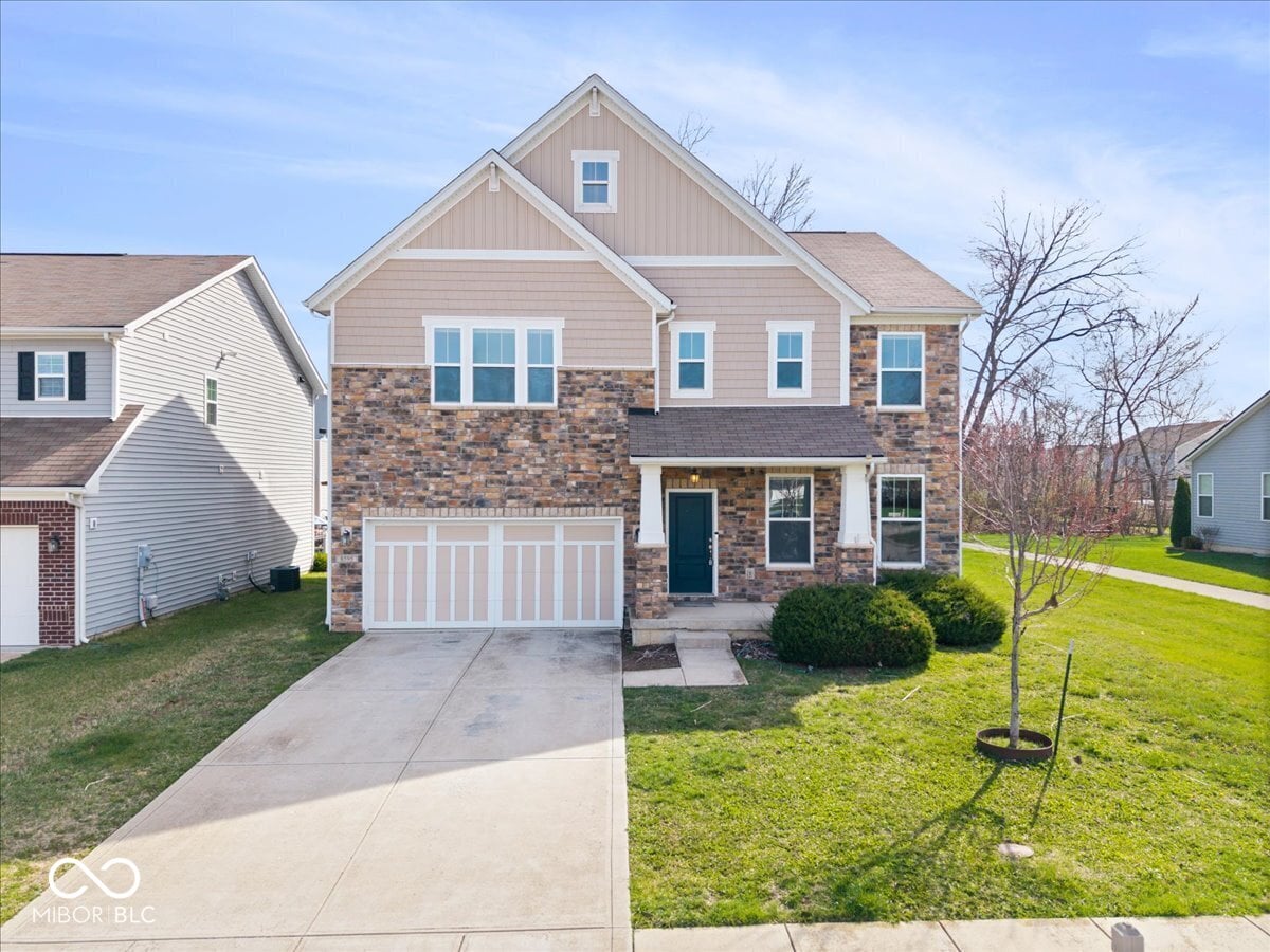 Photo of 8595 N Deer Hill Drive, McCordsville, IN
