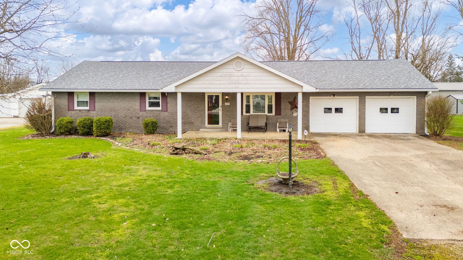 Front exterior at 1334 S Onyx Court, New Castle, IN