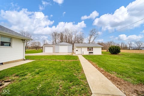 Barn — 1334 S Onyx Court, New Castle, IN