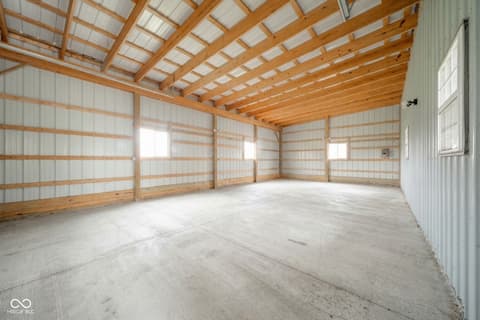Garage at 1334 S Onyx Court, New Castle, IN