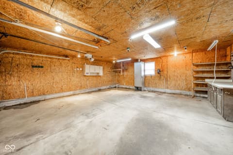 Garage at 1334 S Onyx Court, New Castle, IN