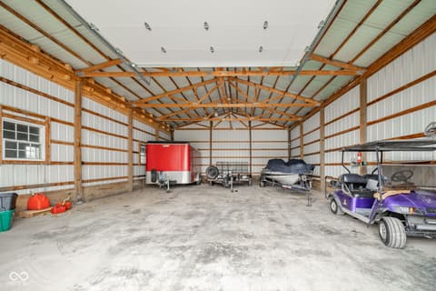 Garage at 1334 S Onyx Court, New Castle, IN