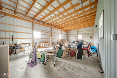 Garage at 1334 S Onyx Court, New Castle, IN