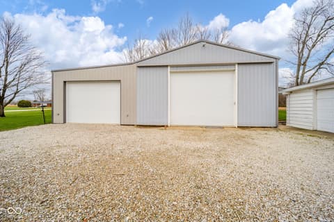 Barn — 1334 S Onyx Court, New Castle, IN