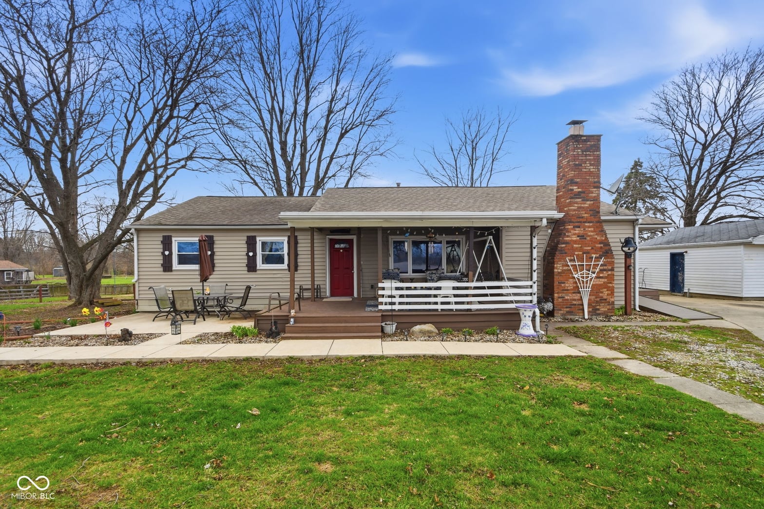 Front exterior at 8621 S CR 800 W, Daleville, IN