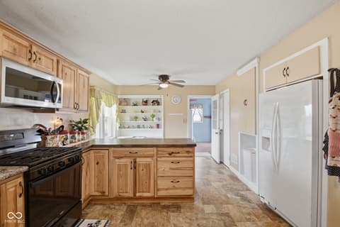 Kitchen at 8621 S CR 800 W, Daleville, IN