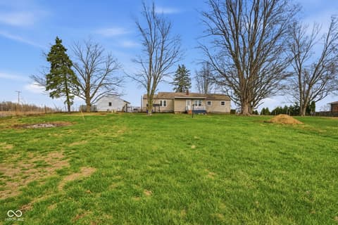 Yard at 8621 S CR 800 W, Daleville, IN