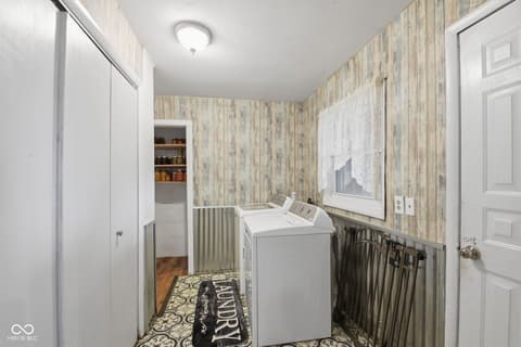 Laundry room at 8621 S CR 800 W, Daleville, IN