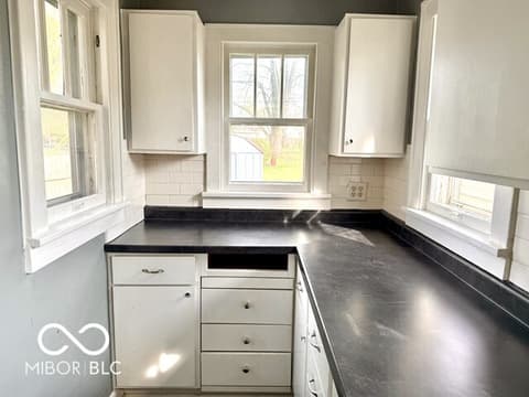 Photo of 237 Ringwood Way, Anderson, IN