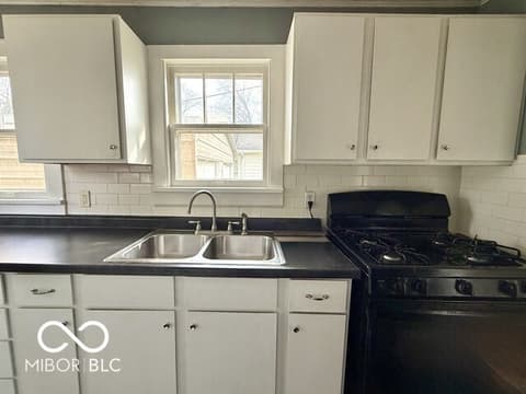 Photo of 237 Ringwood Way, Anderson, IN