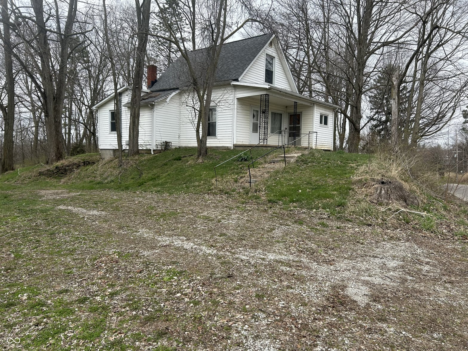Front exterior at 8137 N Raider Road, Middletown, IN