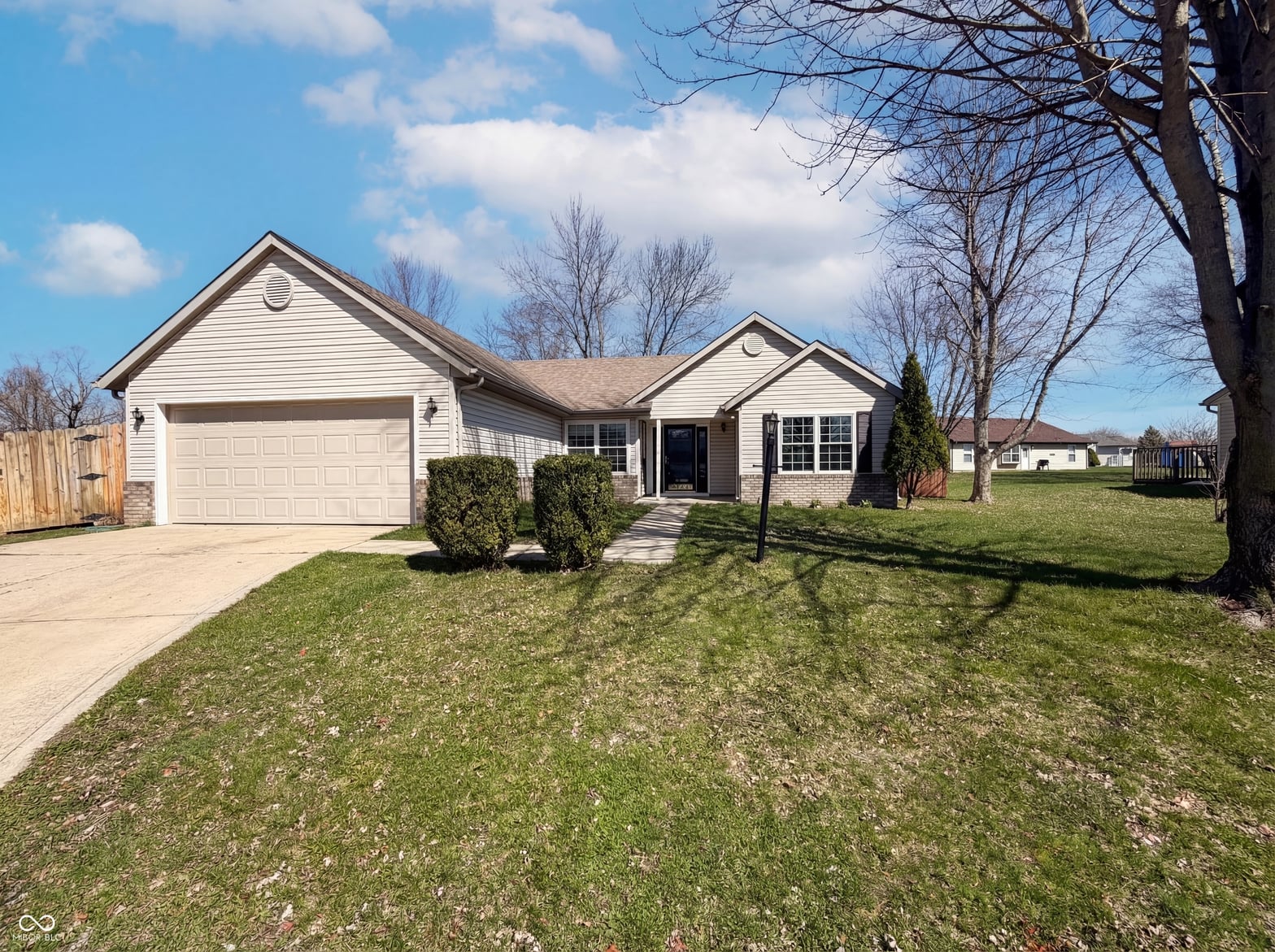 Photo of 227 Park Place Court, Avon, IN