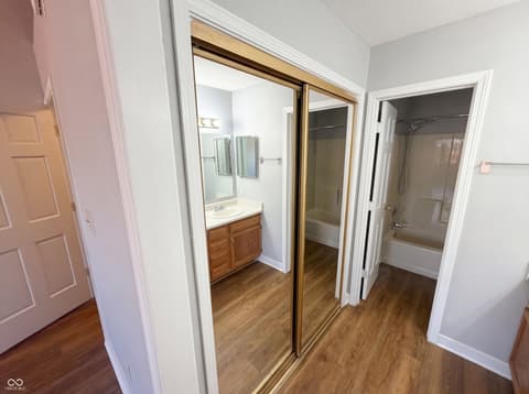 Photo of 227 Park Place Court, Avon, IN