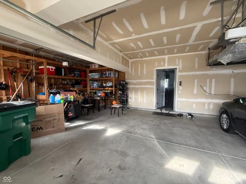 Garage at 8780 Castleblaney Drive, Brownsburg, IN
