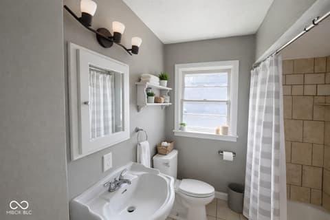 Photo of 1705 Winfield Avenue, Indianapolis, IN
