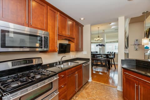 Photo of 2105 N Meridian Street, Indianapolis, IN