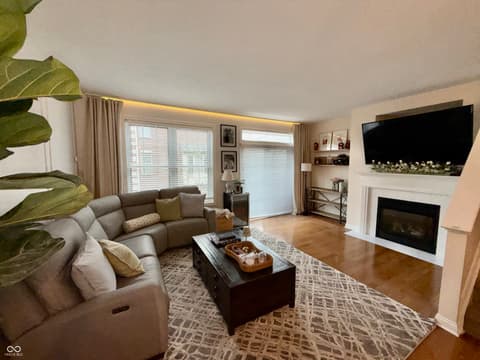 Photo of 354 E Ohio Street, Indianapolis, IN