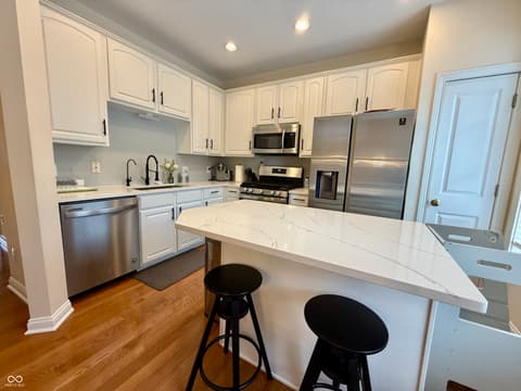 Photo of 354 E Ohio Street, Indianapolis, IN