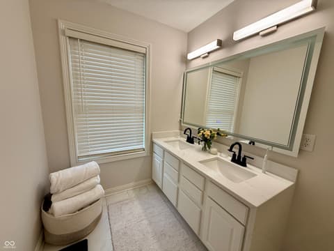 Photo of 354 E Ohio Street, Indianapolis, IN