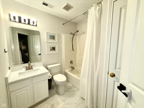 Photo of 354 E Ohio Street, Indianapolis, IN