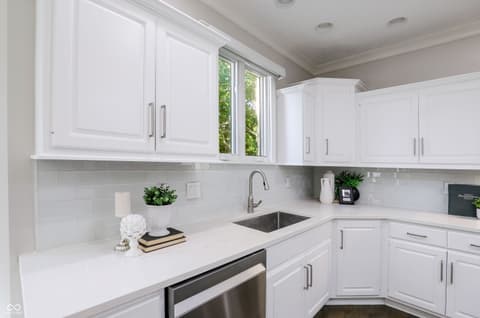 Photo of 1013 Pine Hill Way, Carmel, IN