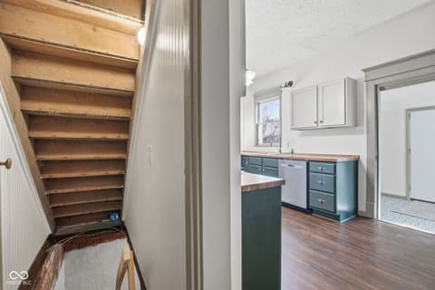 Stairs — 437 N Conde Street, Tipton, IN