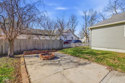 Outdoor living area at 437 N Conde Street, Tipton, IN