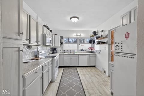 Photo of 117 S Walnut Street, Ellettsville, IN