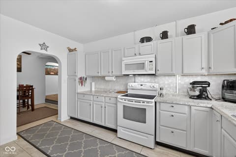 Photo of 117 S Walnut Street, Ellettsville, IN