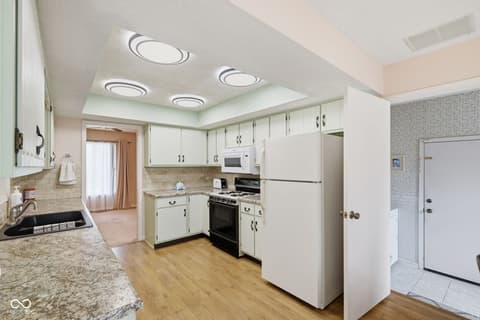 Photo of 1373 Echo Bend Street, Greenwood, IN