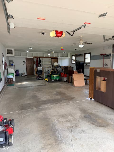 Photo of 1373 Echo Bend Street, Greenwood, IN