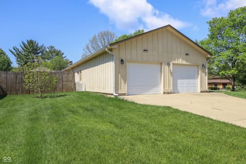 Photo of 1373 Echo Bend Street, Greenwood, IN