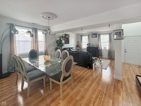 Dining room at 1678 Juniper Lane, Greenwood, IN