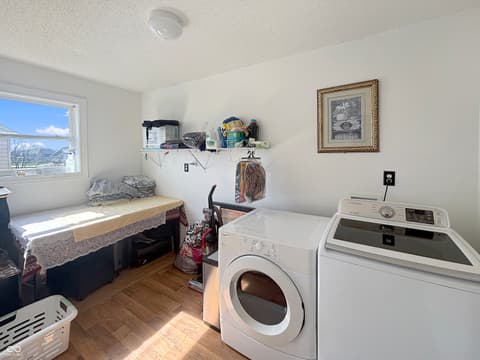 Laundry room at 1678 Juniper Lane, Greenwood, IN