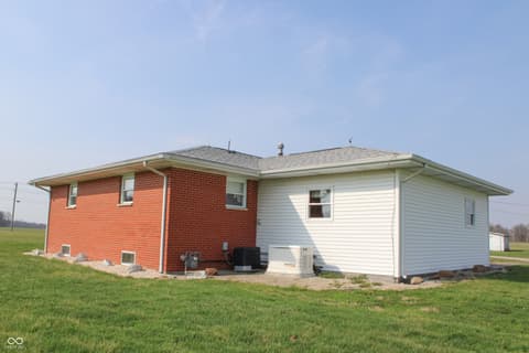 Photo of 8435 E County Road 1000 N, Sunman, IN