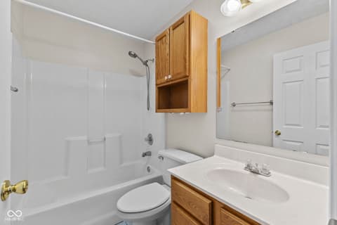 Photo of 6612 Cobham Lane, Indianapolis, IN