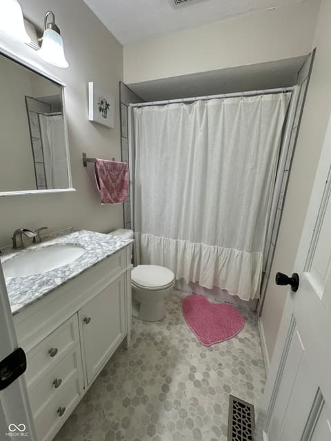 Photo of 6031 Buck Trail Road, Indianapolis, IN