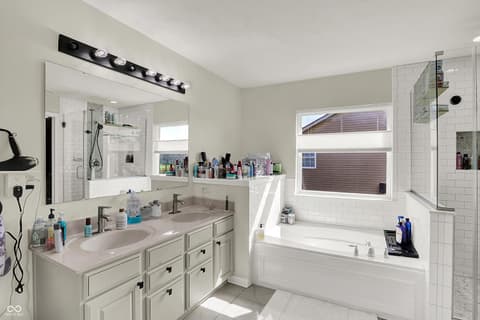 Photo of 12111 Everwood Circle, Noblesville, IN
